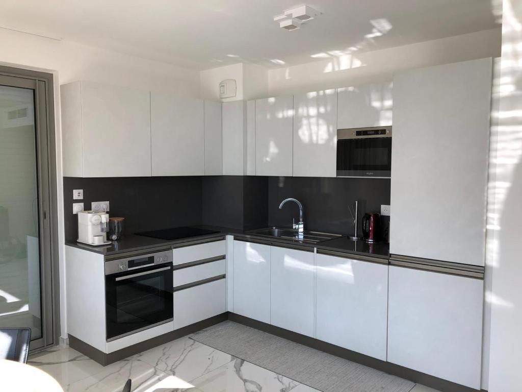 Saint Jhon Apartment ม็องตง ภายนอก รูปภาพ